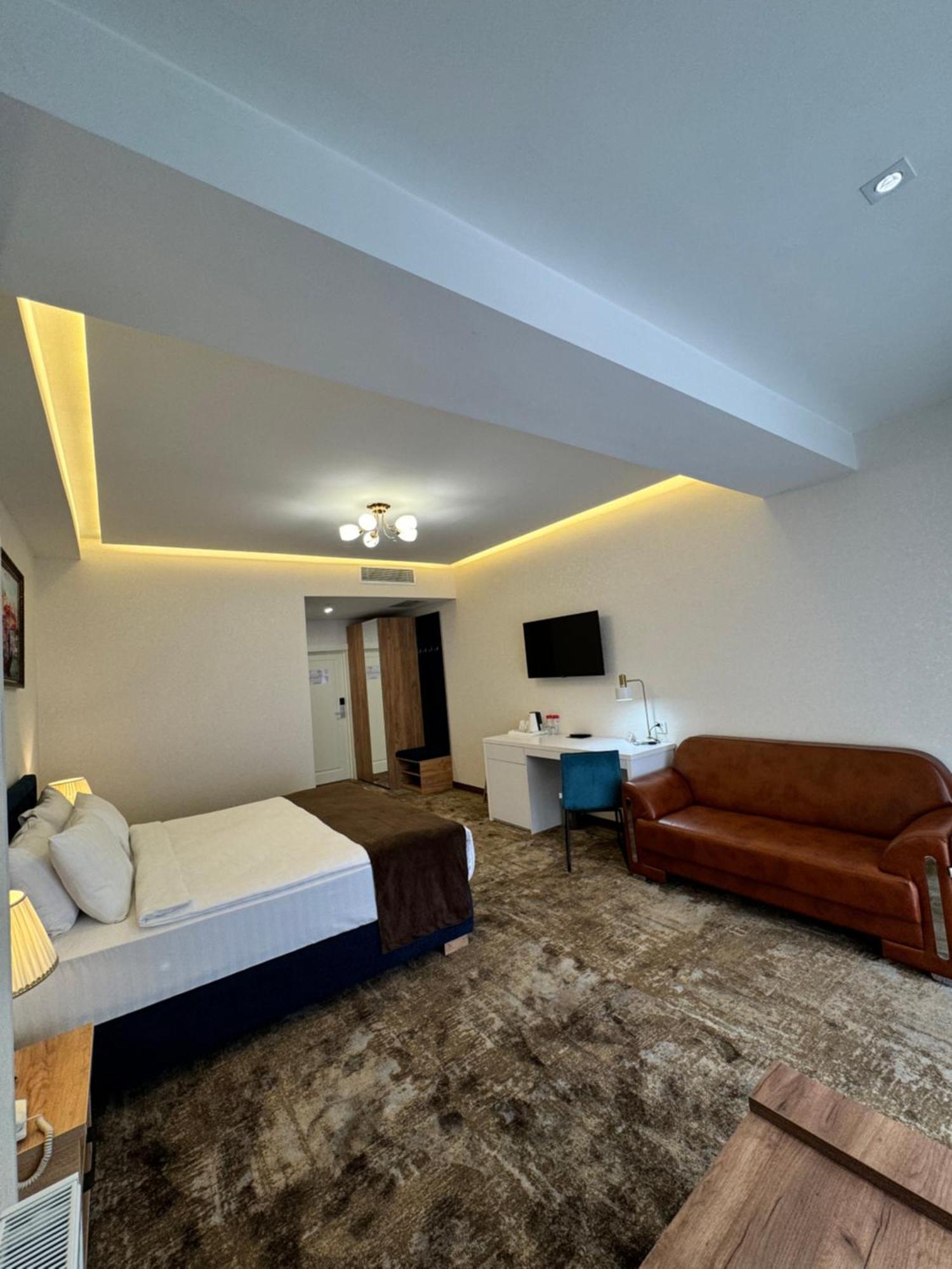 Garnet Mir Hotel Taszkent Zewnętrze zdjęcie